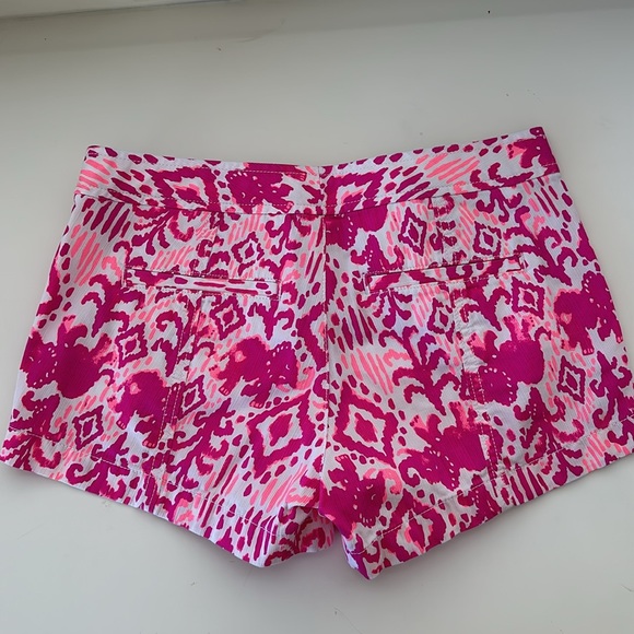 Lilly Pulitzer Walsh short.  Gently worn.  Size 00, 3” inseam - Picture 2 of 2